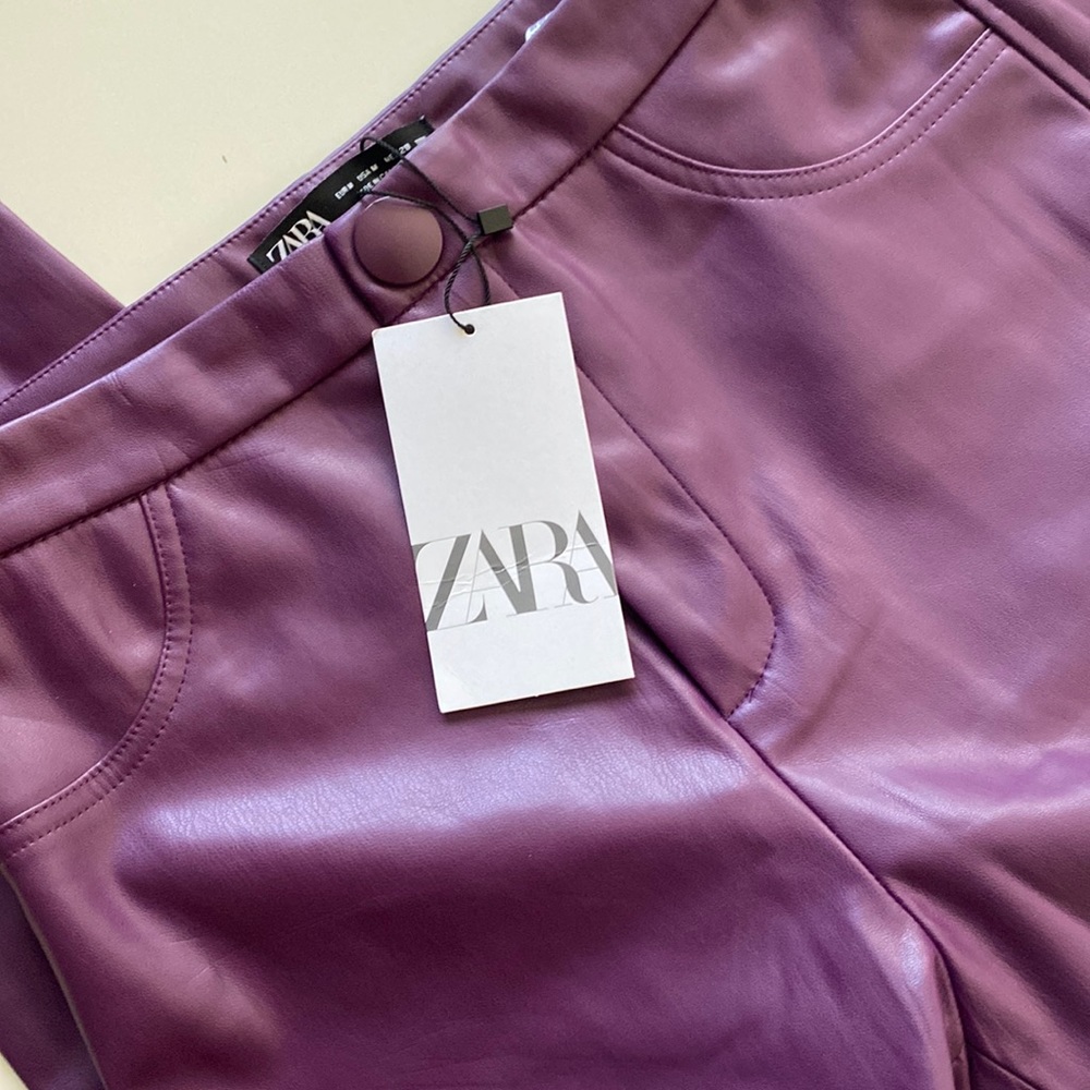 SOLD NWT ZARA Purple faux leather leggings. Size:M - Picture 3 of 8